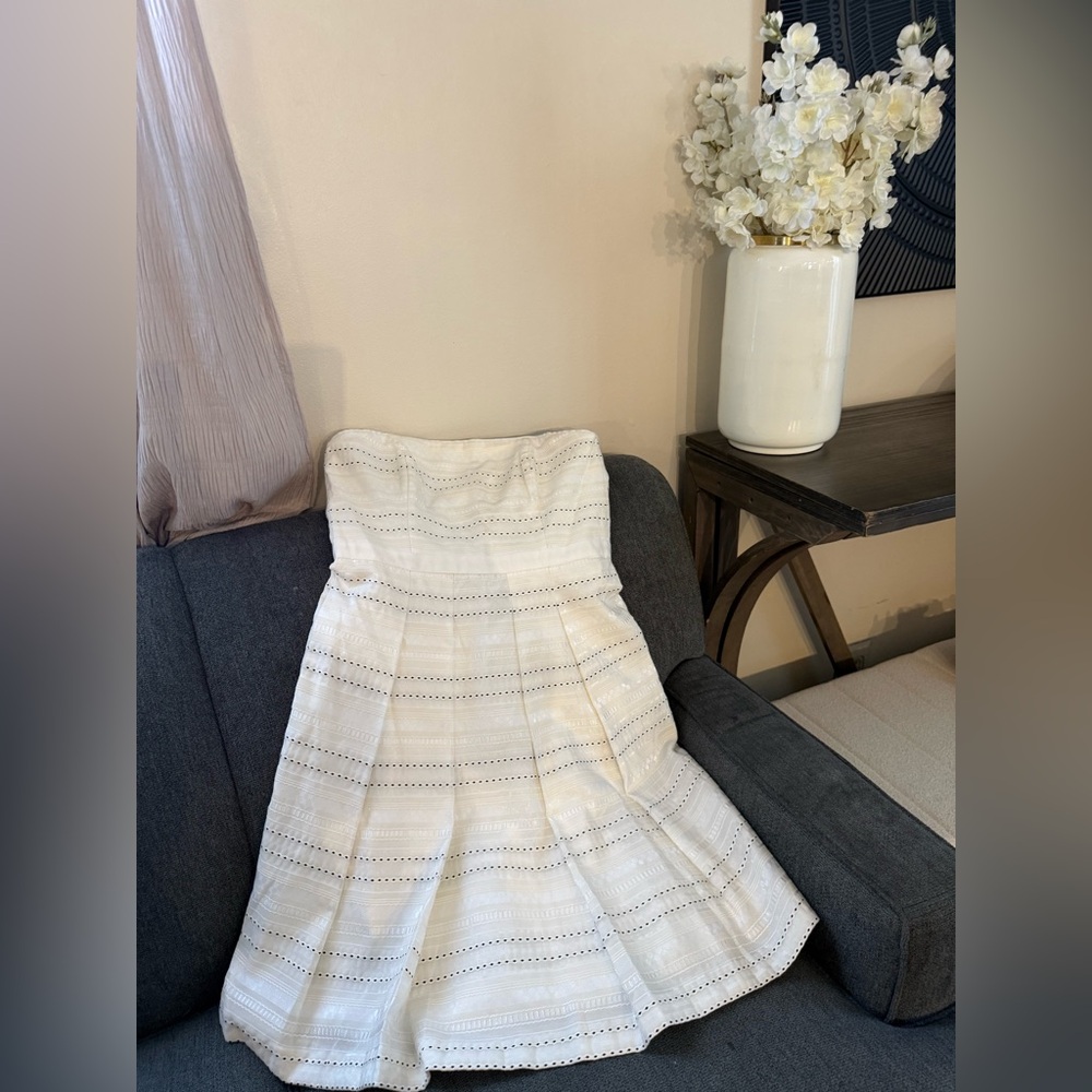 White House Black Market Cream Strapless Eyelet A-Line Dress Size 8. NWT